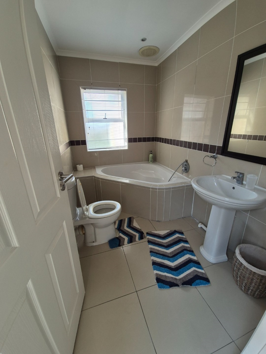4 Bedroom Property for Sale in Bluewater Bay Eastern Cape
